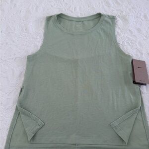 Nike Dri fit training Women's Light Sage Green Sleeveless Tank Top nwt
